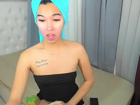 Yourdreamgoddess online show from 11-21-25, 04:38