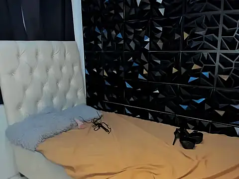Yourdreamgoddess online show from 05-19-26, 01:56