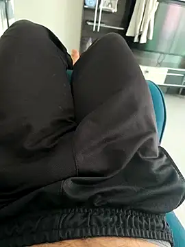 Snapshot of Sert_erkek21_ysm chatting on 10-05-25, 02:15 Sert erkek21 ysm online show from 10-05-25, 02:15