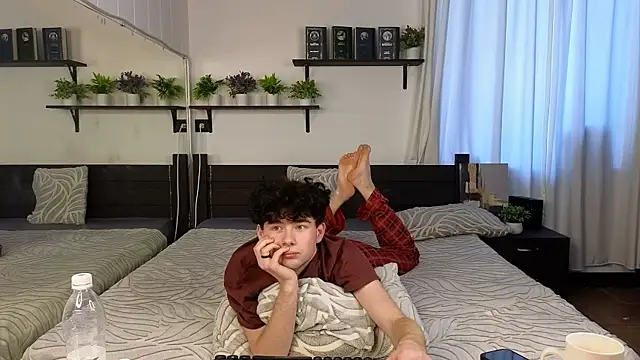 Cute Mike online show from 04-19-26, 10:47