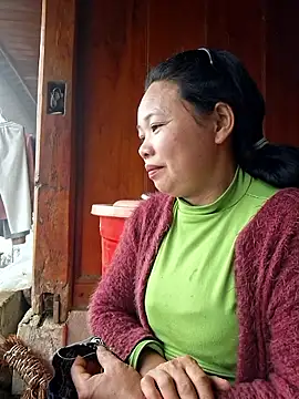 Snapshot of miomio-12 chatting on 02-23-26, 01:47 miomio-12 online show from 02-23-26, 01:47