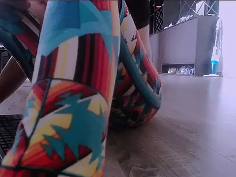 Snapshot of ravy_kim chatting on 11-06-25, 02:01 ravy kim online show from 11-06-25, 02:01