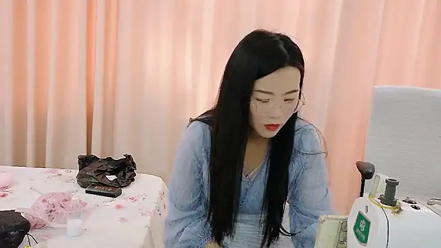 CCOO520 online show from 11-06-25, 04:13