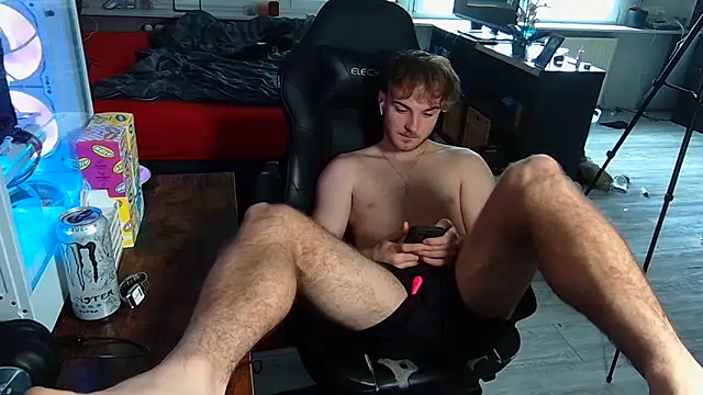 WolkenJunge2006 online show from 10-08-25, 09:29