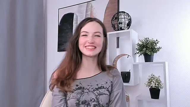 NettieHeinrichs online show from 10-05-25, 02:15
