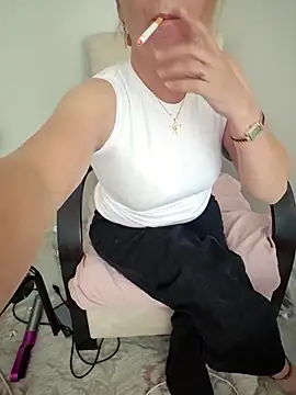 Snapshot of Yildiz060 chatting on 10-11-25, 10:14 Yildiz060 online show from 10-11-25, 10:14