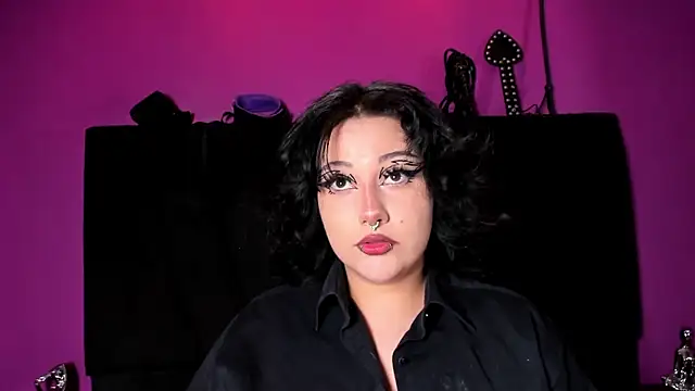 Snapshot of SabbathSinclair chatting on 10-10-25, 11:42 SabbathSinclair online show from 10-10-25, 11:42
