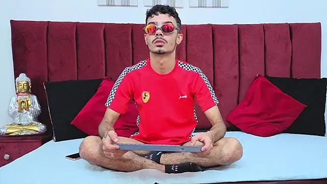 Snapshot of Timothe_Evans chatting on 10-11-25, 08:51 Timothe Evans online show from 10-11-25, 08:51