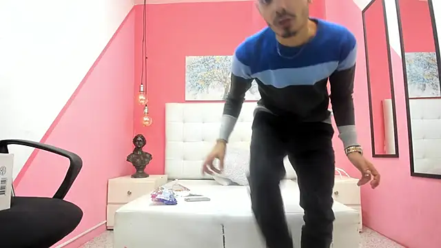 Snapshot of Timothe_Evans chatting on 10-29-25, 09:27 Timothe Evans online show from 10-29-25, 09:27