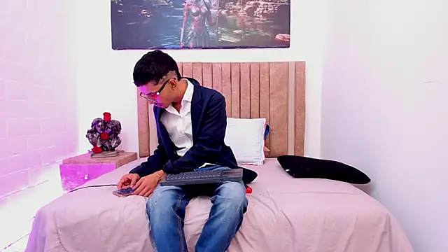 Snapshot of Timothe_Evans chatting on 11-20-25, 08:19 Timothe Evans online show from 11-20-25, 08:19