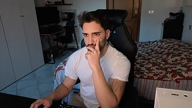 Al3xox02 online show from 02-05-26, 04:11