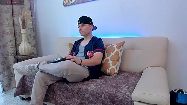 Leoo Miller online show from 10-10-25, 08:30