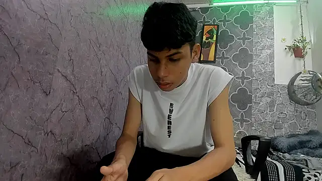 Snapshot of sexyboys_cutex18 chatting on 02-17-26, 11:44 sexyboys cutex18 online show from 02-17-26, 11:44