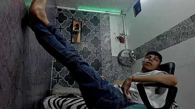 Snapshot of sexyboys_cutex18 chatting on 02-22-26, 09:57 sexyboys cutex18 online show from 02-22-26, 09:57