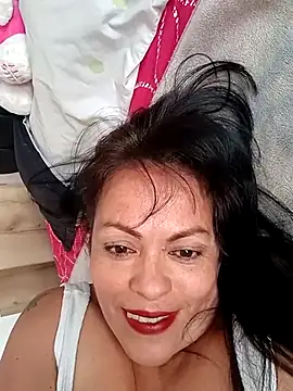 Snapshot of Lucia-Naughty chatting on 10-07-25, 09:01 Lucia-Naughty online show from 10-07-25, 09:01