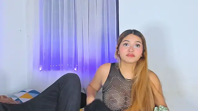 Snapshot of Sexy_Couple_Xx chatting on 10-23-25, 10:25 Sexy Couple Xx online show from 10-23-25, 10:25