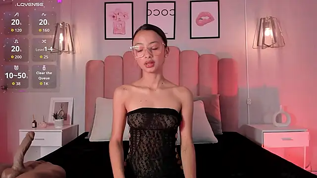 lena martinn online show from 04-30-26, 08:04
