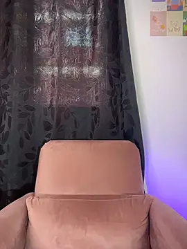 AlannaDollx online show from 05-06-26, 05:07
