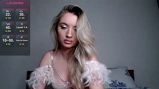 Luna glamy online show from 10-06-25, 01:52