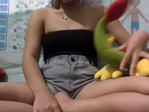 Snapshot of Hot_Lina31 chatting on 05-29-26, 04:38 Hot Lina31 online show from 05-29-26, 04:38