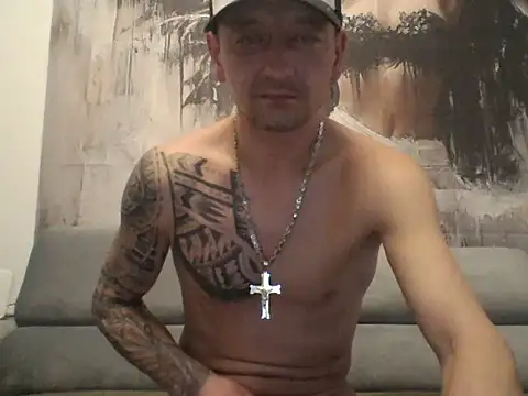 Chiefmarcin1234 online show from 02-08-26, 07:23