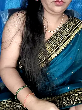 Snapshot of Rashmi_011 chatting on 04-15-26, 11:49 Rashmi 011 online show from 04-15-26, 11:49