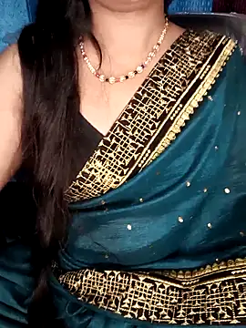 Snapshot of Rashmi_011 chatting on 04-18-26, 11:49 Rashmi 011 online show from 04-18-26, 11:49