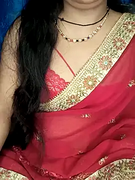 Snapshot of Rashmi_011 chatting on 05-03-26, 11:44 Rashmi 011 online show from 05-03-26, 11:44