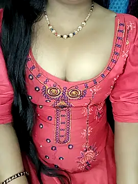 Snapshot of Rashmi_011 chatting on 05-15-26, 03:46 Rashmi 011 online show from 05-15-26, 03:46