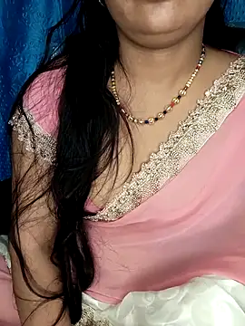 Snapshot of Rashmi_011 chatting on 05-17-26, 03:37 Rashmi 011 online show from 05-17-26, 03:37