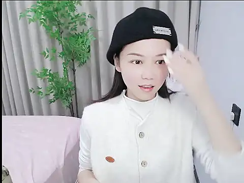 Snapshot of mili0923 chatting on 10-30-25, 01:34 mili0923 online show from 10-30-25, 01:34