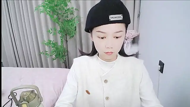 Snapshot of mili0923 chatting on 10-31-25, 06:25 mili0923 online show from 10-31-25, 06:25