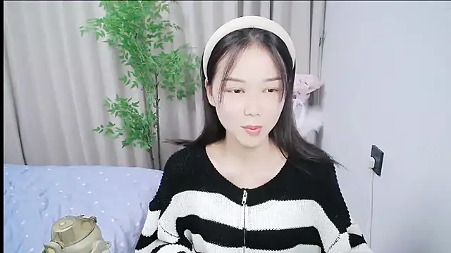 Snapshot of mili0923 chatting on 11-10-25, 01:32 mili0923 online show from 11-10-25, 01:32