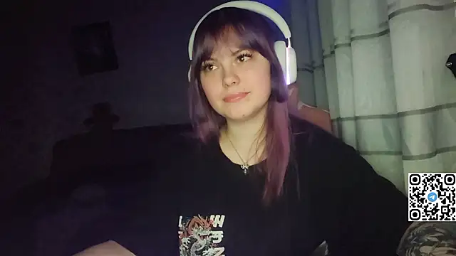 Snapshot of KristiBloom chatting on 02-20-26, 09:15 KristiBloom online show from 02-20-26, 09:15