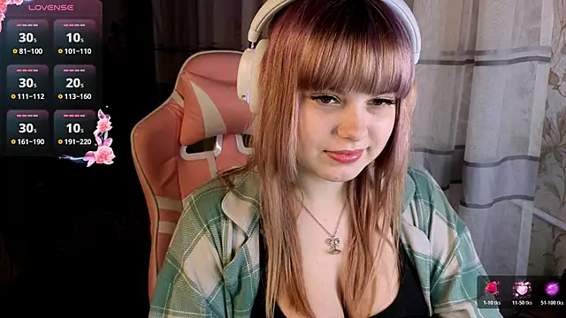 Snapshot of KristiBloom chatting on 03-28-26, 11:37 KristiBloom online show from 03-28-26, 11:37