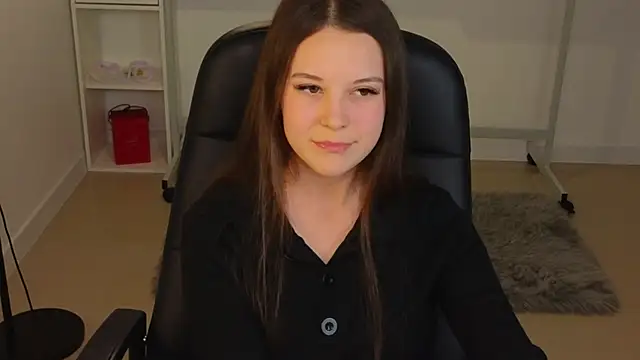 CarolineShaw online show from 10-05-25, 01:42