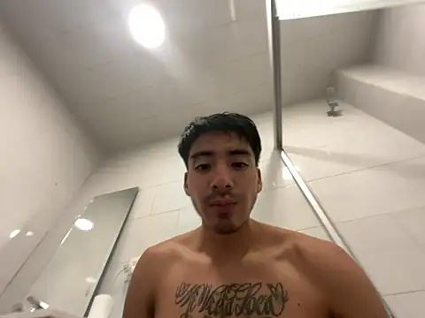 Snapshot of giooo5828 chatting on 11-10-25, 02:32 giooo5828 online show from 11-10-25, 02:32