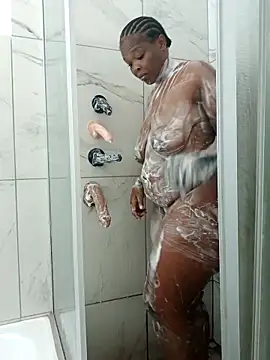 Snapshot of Bigboobsbooty chatting on 02-26-26, 07:18 Bigboobsbooty online show from 02-26-26, 07:18