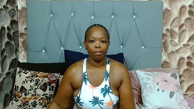 Snapshot of Bigboobsbooty chatting on 03-06-26, 05:37 Bigboobsbooty online show from 03-06-26, 05:37