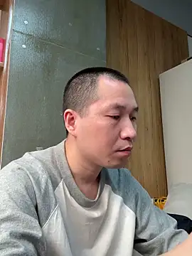 Snapshot of yichengm chatting on 10-07-25, 03:25 yichengm online show from 10-07-25, 03:25