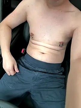 Snapshot of yichengm chatting on 11-02-25, 08:39 yichengm online show from 11-02-25, 08:39