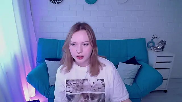 AuroraMour online show from 10-07-25, 10:56
