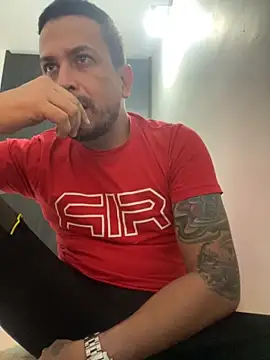 Snapshot of JX7NOVA chatting on 10-14-25, 06:14 JX7NOVA online show from 10-14-25, 06:14