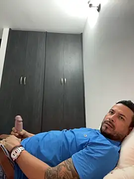 Snapshot of JX7NOVA chatting on 10-17-25, 05:32 JX7NOVA online show from 10-17-25, 05:32