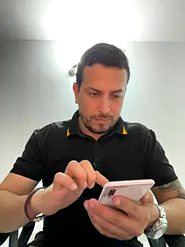 Snapshot of JX7NOVA chatting on 11-02-25, 11:29 JX7NOVA online show from 11-02-25, 11:29