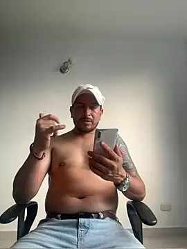 Snapshot of JX7NOVA chatting on 11-03-25, 10:32 JX7NOVA online show from 11-03-25, 10:32