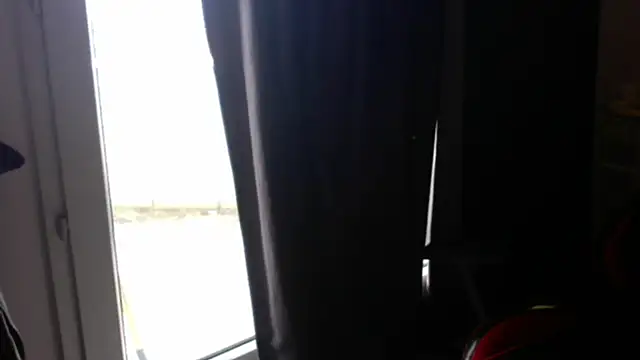 Snapshot of Liroow chatting on 03-21-26, 08:19 Liroow online show from 03-21-26, 08:19