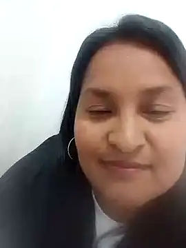 Snapshot of lucia00xx chatting on 10-20-25, 06:52 lucia00xx online show from 10-20-25, 06:52