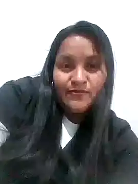 Snapshot of lucia00xx chatting on 10-21-25, 11:49 lucia00xx online show from 10-21-25, 11:49