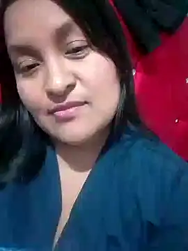 Snapshot of lucia00xx chatting on 10-23-25, 02:22 lucia00xx online show from 10-23-25, 02:22